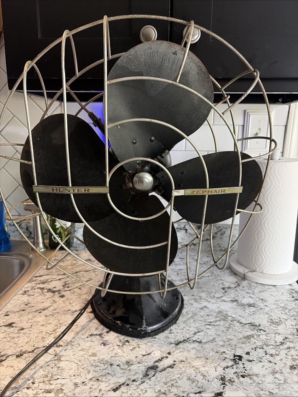 1940-1950 Hunter Vephair Desk Top Metal Oscillating 3-speed Fan C-16, Works READ